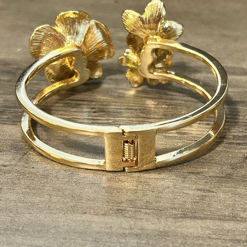 Talbots Enamel Flowers jeweled Hinged Bangle Cuff Bracelet #163. Large - Picture 5 of 9